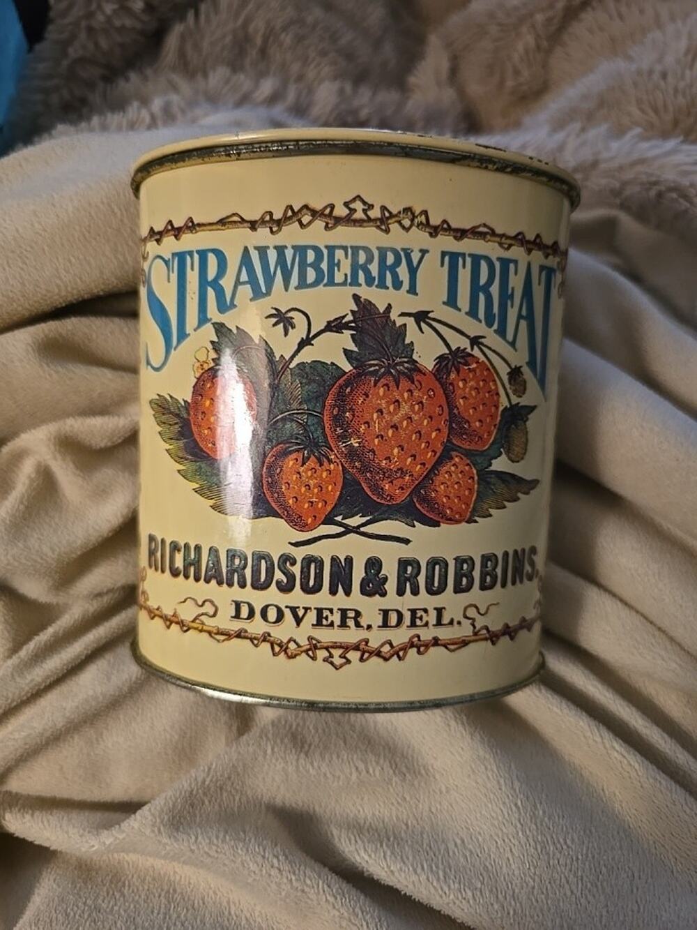 Vtg Richardson & Robbins Advertising Strawberry Treat Can